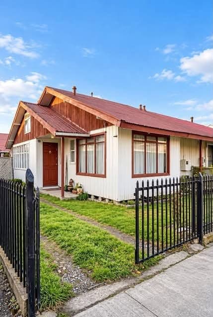 78 m² house on 197 m², Almirante Gómez Carreño, Punta Arenas